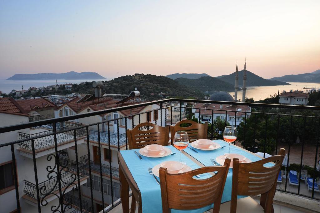 Tugce Apartments Каш Екстериор снимка